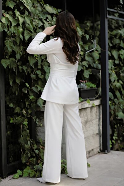 LaGrace Bialy White Suit