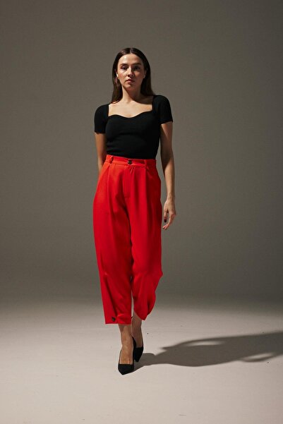 Essence Bouteille Women's Carrot Cut Trousers