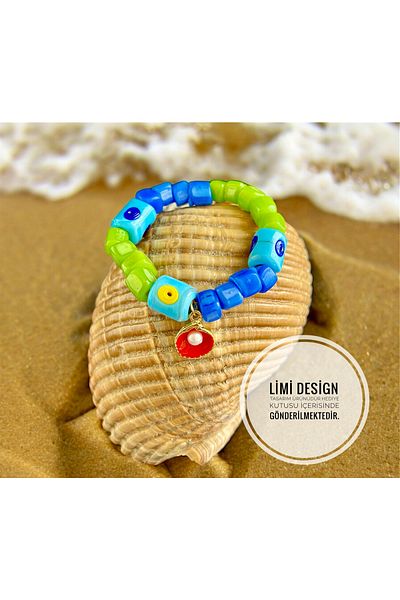 Limi Design Colorful Glass Beaded Mussel Shell with Wrist Accessory