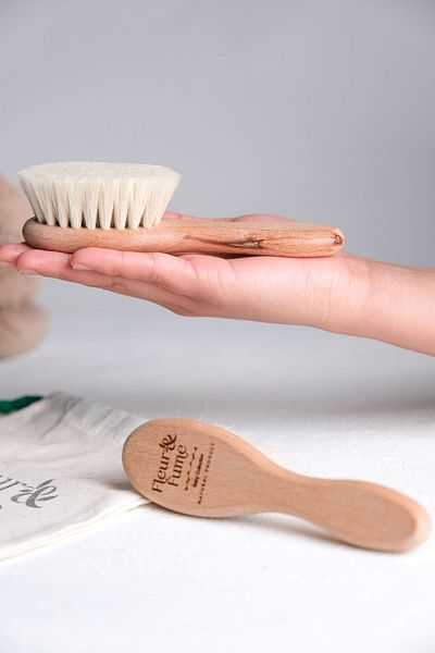 Fleur Fume 100% Natural Goat Hair Baby Hair Brush - Newborn (With Storage Pouch Gift)