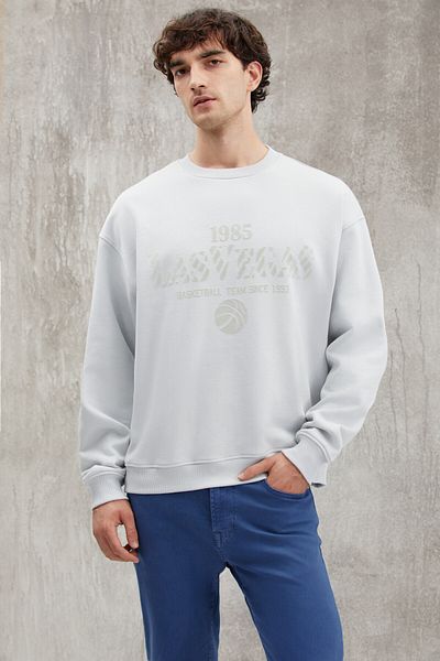 GRIMELANGE Ανδρικό μπλουζάκι Jochen Oversize Velvet College με στάμπα γκρι φούτερ με φλις μέσα
