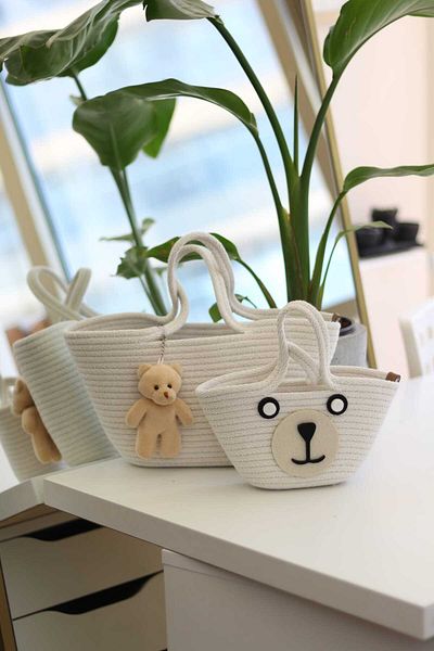 Moom Bag White Knitted 2-Piece Handbag for Mother and Daughter - Accessory Detailed