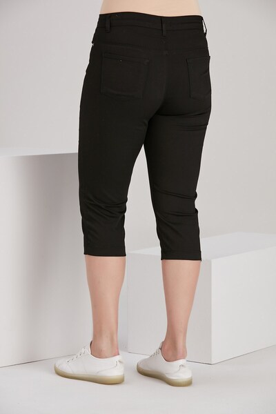 RMG Plus Size Black Cotton Capri