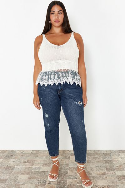 Trendyol Curve Strickbluse mit Trägern und Steinstickerei-Details TBBSS24AF00100