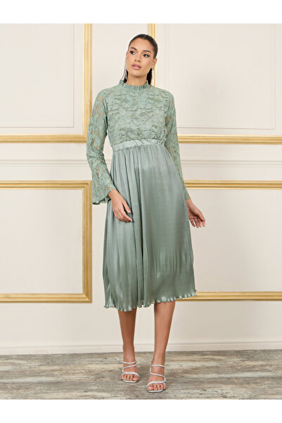 Styli Lace Detail Satin Pleated Hem A-Line Midi Dress