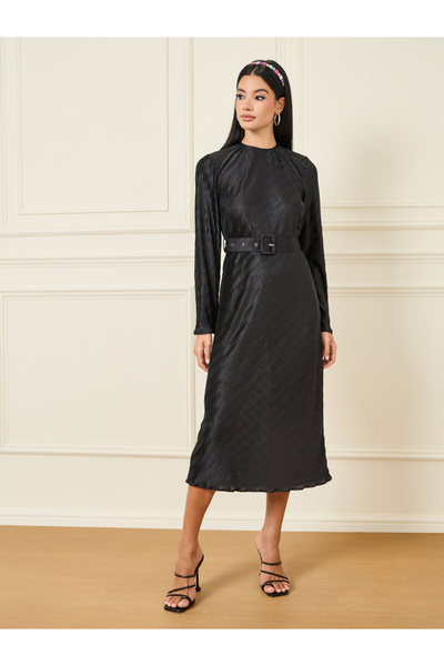 Styli فستان بليسيه متوسط ​​الطول بأكمام واسعة وحزام