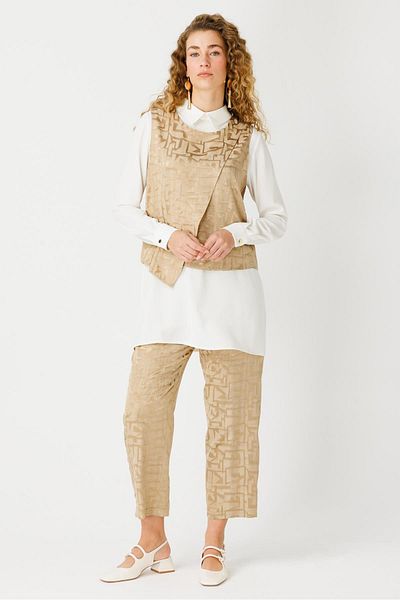 Esswaap Camel Jacquard Fabric Sweater and Trousers Set