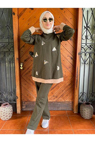 AYSUN AYDEMİR Σετ αθλητικής φόρμας με λεπτομέρεια σχεδίασης με τριγωνικές χρυσές παγιέτες