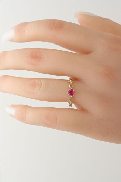 In Love Kırmızı Taşlı 8 Ayar Altın Yüzük