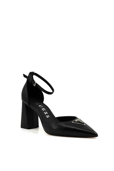 Guess حذاء بكعب أنيق للنساء