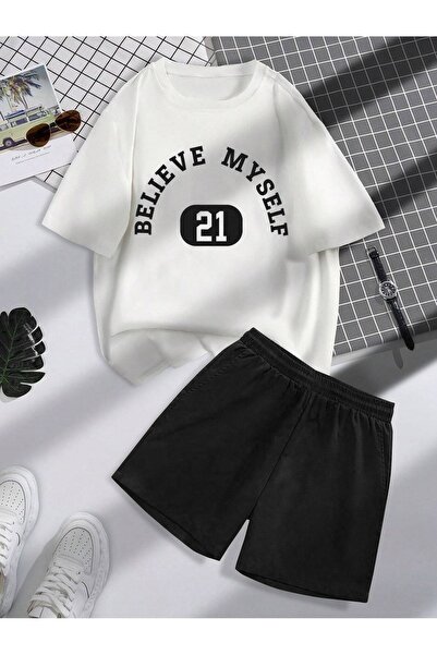 over head oh Tricou alb cu pantaloni scurți oversize și set de sus și de jos ...