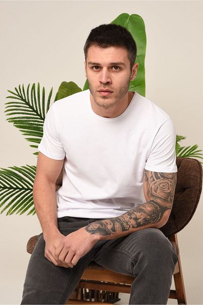 Brango Tricou de bază cu decolteu