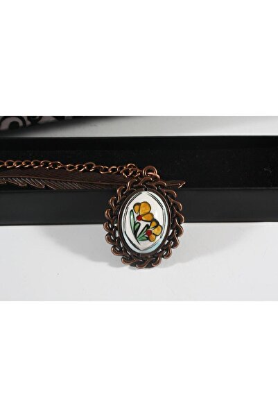 Çini Evi إشارة مرجعية منقوشة بالقرنفل المزدوج