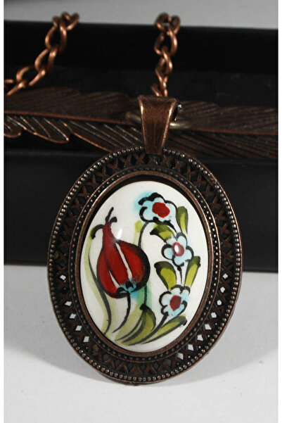 Çini Evi إشارة مرجعية ربيعية منقوشة بالبلاط