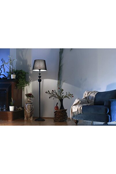 Vinner –siyah Kaplama 3'lü Küre Lambader Modern Başlık Rengi Siyah’tır.