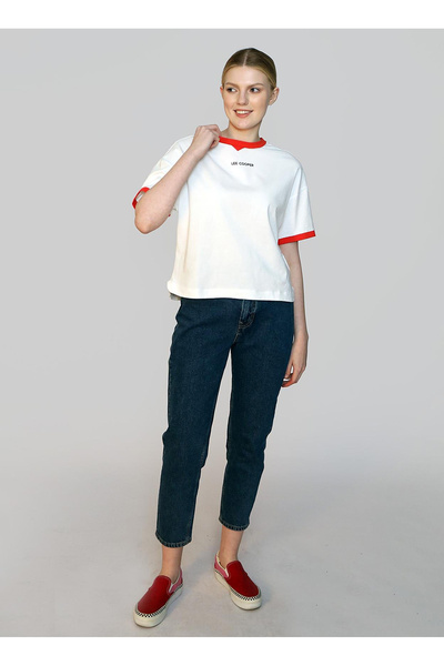 Lee Cooper White O Neck Women's T-Shirt - 242 Lcf 242017   Briana