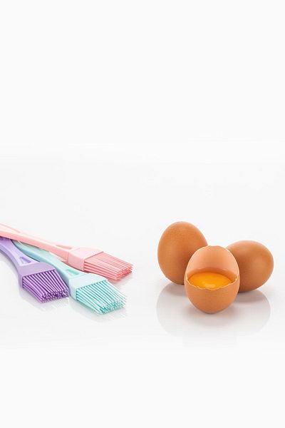 Vienev Silicone Egg Brush
