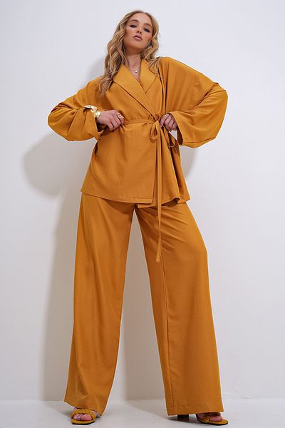 Trend Alaçatı Stili Mustard Colored Wrinkled Look Women's Blazer Set - ALC-X12433