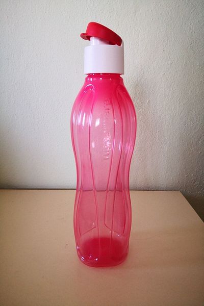 Tupperware 750 مل. قارورة ايكو حمراء