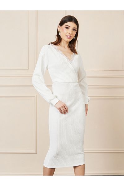 Styli Lace Trim Neck Textured Bodycon Dress