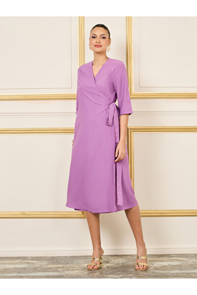 Styli فستان متوسط ​​الطول بأكمام 3/4 ملفوف من الأمام