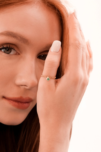 ADOR Altın Sallantılı Yonca Yüzük