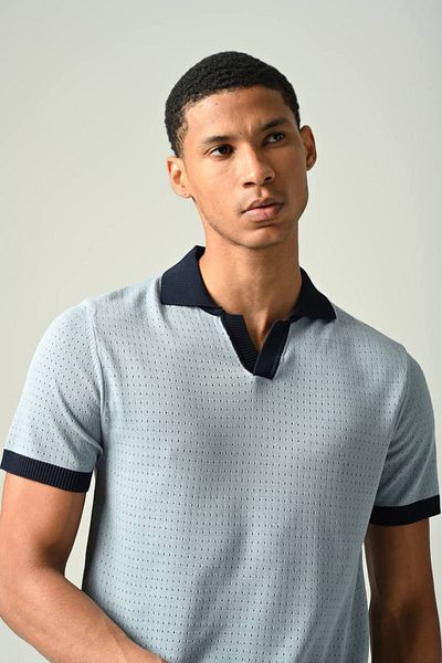 İLKCET MODA Ανδρικό πλεκτό μπλουζάκι με λεπτή εφαρμογή - μοτίβο γιακά και διάτρηση