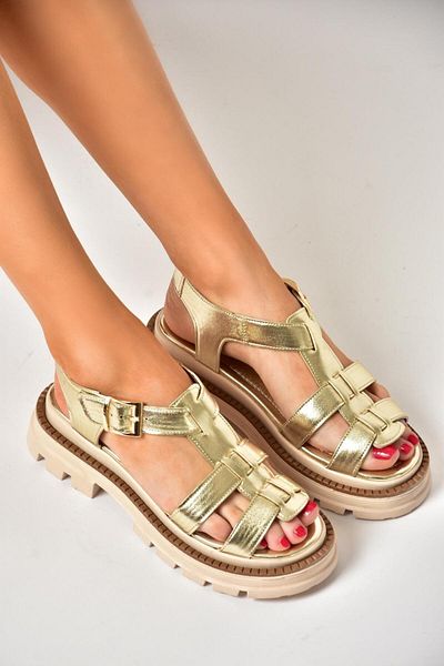 Fox Shoes S437302009 Sandale de damă cu talpă groasă de culoare aurie