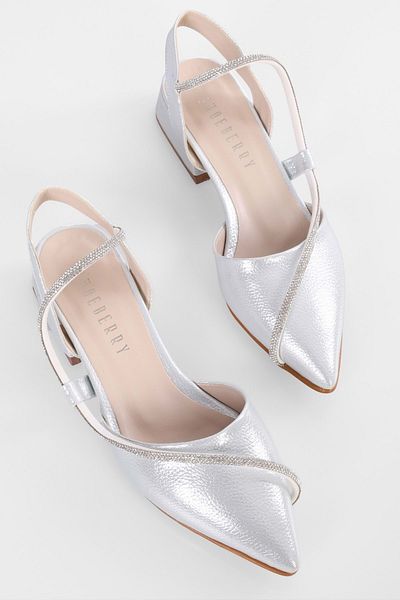 Shoeberry Glänzende, mit Steinen verzierte, silberne, faltige Freizeitschuhe für Damen - Sefre