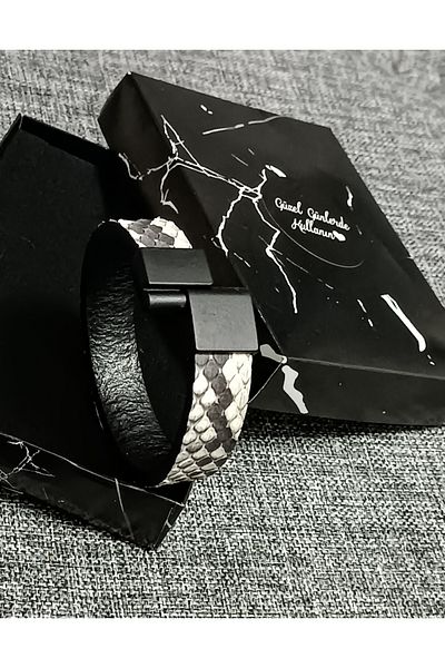 Visale Store Black and White Snakeskin Magnet Buckle Bracelet