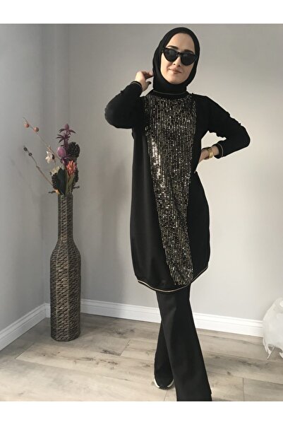 AYSUN AYDEMİR Μαύρη αθλητική φόρμα με χρυσή λεπτομέρεια