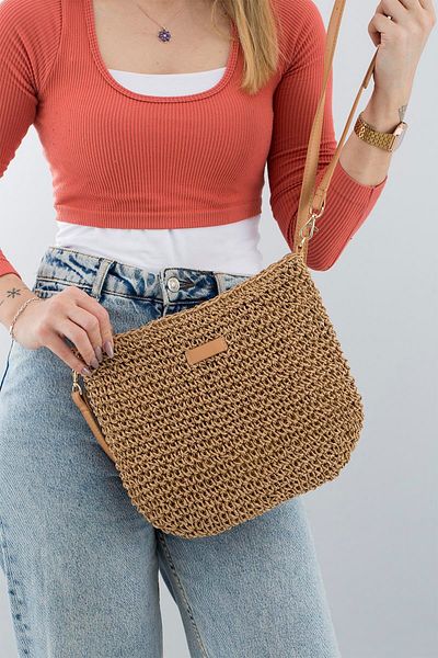 FASHION COCKTAIL Сламена лятна чанта с регулируема презрамка и джоб - Вносна плетена чанта