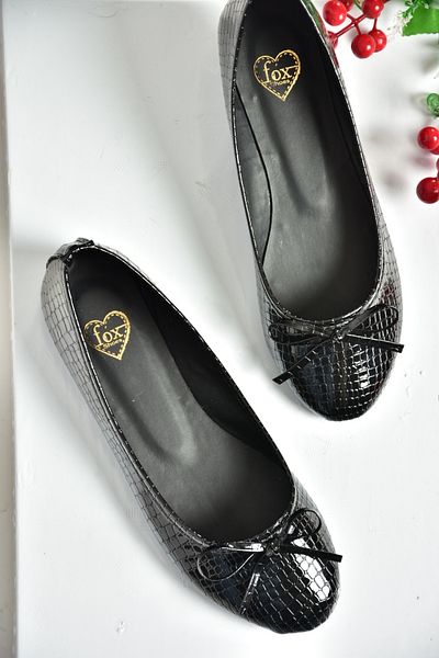 Fox Shoes S726056307 Balerini de damă cu imprimeu șarpe negru