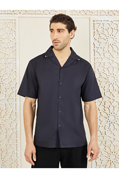 Styli قميص بوبلين مطاطي ممتاز بياقة كوبية مع تفاصيل طرف ياقة معدنية