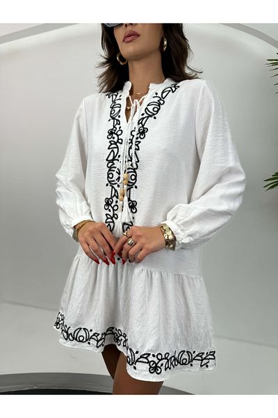 Elif Özbey Butik Rochie de in alb cu Detaliu Broderie - Guler Inalt