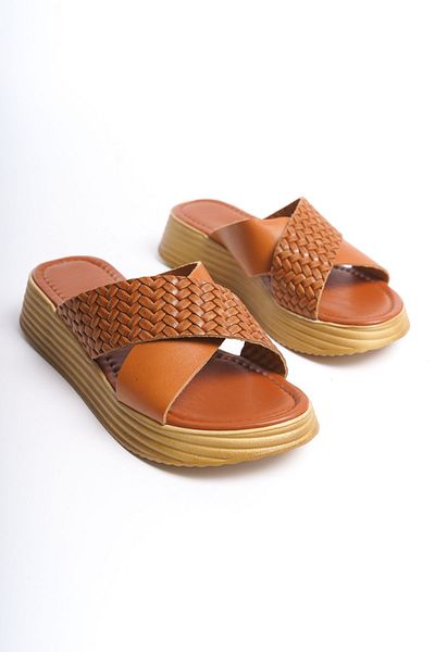 Shoesers Γυναικείες παντόφλες Vaketa από γνήσιο δέρμα με χιαστί λουράκι ειδικής σχεδίασης
