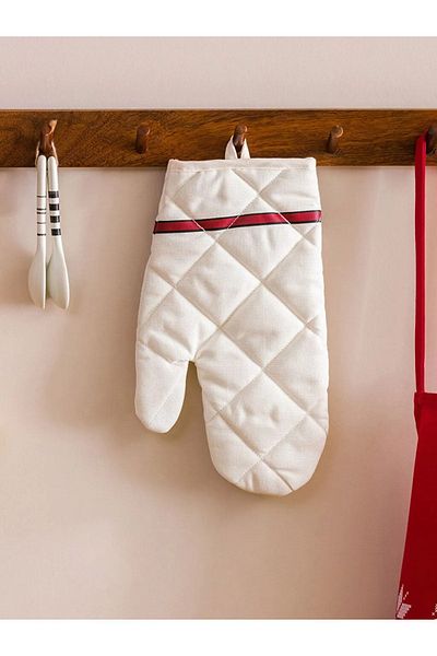 LC Waikiki Christmas Themed Oven Gloves