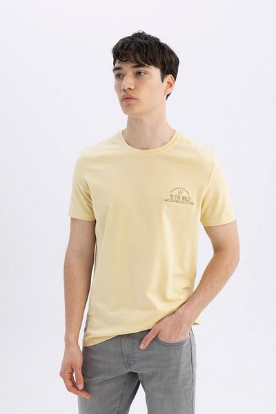 DeFacto Slim Fit Slim Fit Rundhalsausschnitt bedrucktes Kurzarm-T-Shirt C3945ax24sm