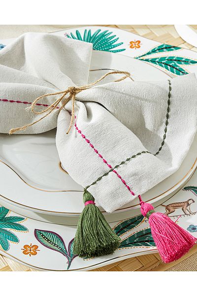 English Home Cream Colored 2-Piece Tassel Guest Napkin Set