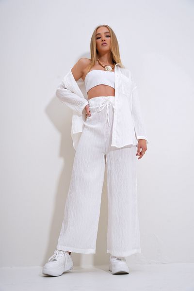Trend Alaçatı Stili White Ripped Women's Set - Double Pocket, Textured Woven ALC-X12367