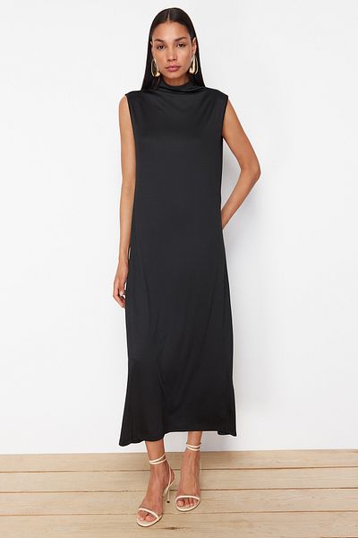 Trendyol Modest Schwarzes ärmelloses gefüttertes Kleid aus Scuba-Stoff - TCTSS24EB00230
