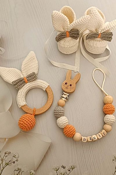 Anivex Hand Knitted Baby Booties, Teether and Named Pacifier Chain Wooden Amigurumi Pacifier Hanger Set