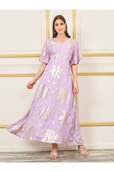 Styli فستان لوركس طويل بطبقات وملمس ورق الشجر