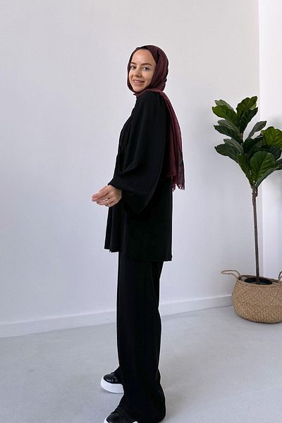 Ka Hijab Black Balloon Arm Pleated Suit Set