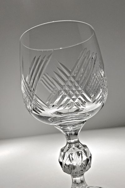 Bohemia مجموعة Sterna Crystal مكونة من 6 أكواب مياه باللونين الأبيض والقهوة - موديل عصر 150 سم مكعب