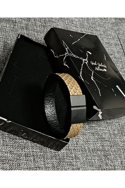 Visale Store سوار بإبزيم مغناطيسي من جلد الثعبان باللون البيج