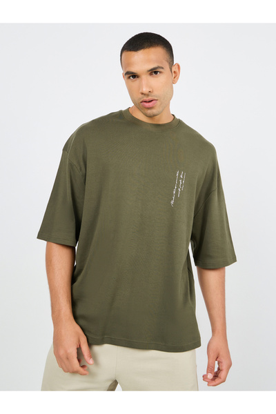 Styli تي شيرت بطبعة شعار مينيمال ورقبة متشابكة