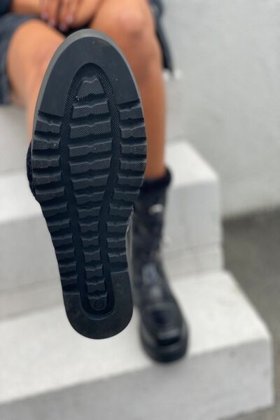 İnan Ayakkabı Kadın Siyah Rugan Kar Botu (TABAN 4 CM)