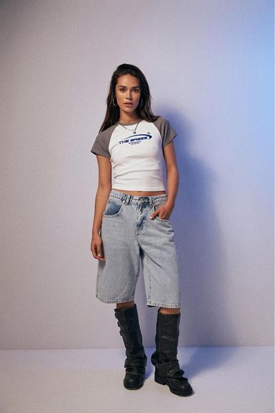 Bases Bermudă din denim albastru gheață cu tăietură largi