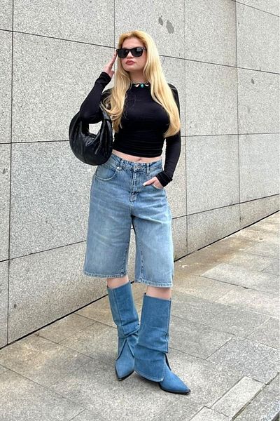 Bases Bermudă albastru din denim cu tăietură largi